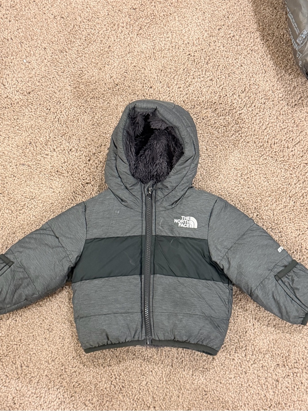 The North Face Kids Hooded Puffer Jacket in Grey and Black